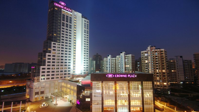 크라운 플라자 상하이 푸동, Crowne Plaza Shanghai Pudong