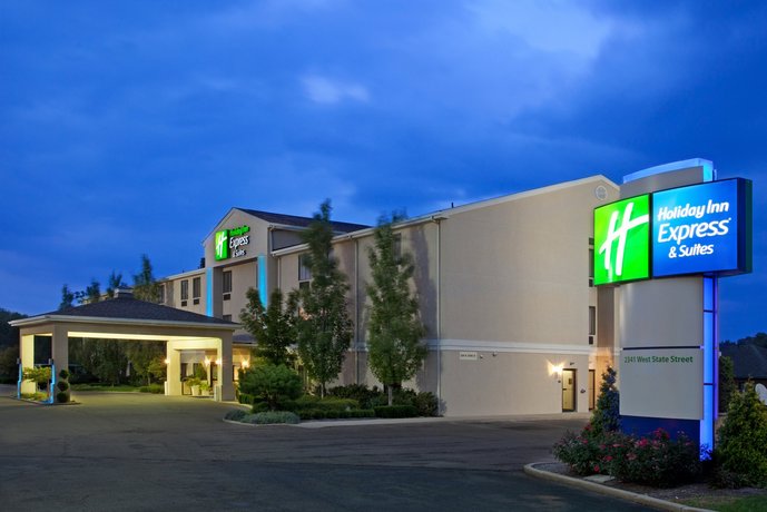 Holiday Inn Express Hotel & Suites Alliance (Ohio)