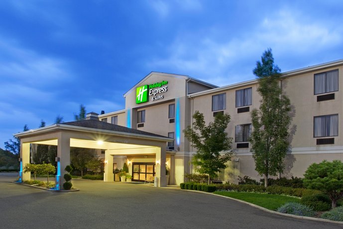 Holiday Inn Express Hotel & Suites Alliance (Ohio)