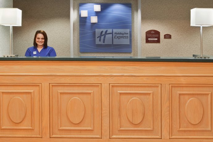 Holiday Inn Express Hotel & Suites Alliance (Ohio)