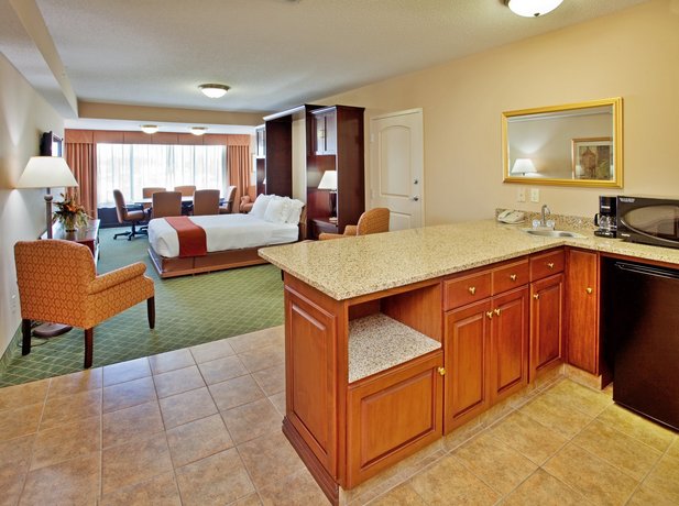 Holiday Inn Express Hotel & Suites Cape Girardeau