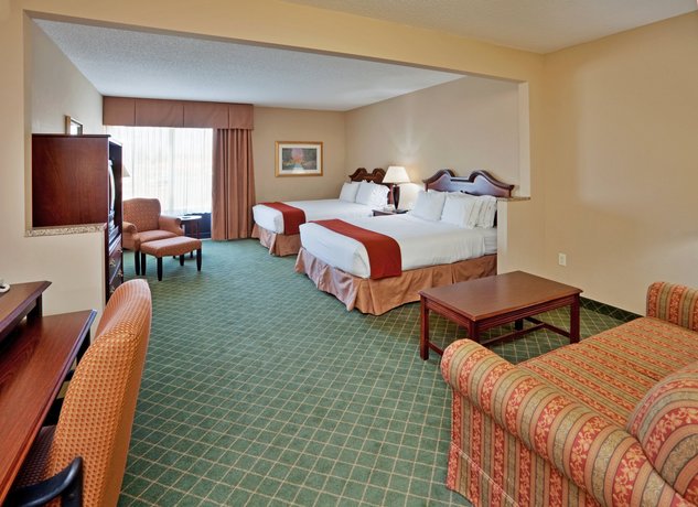 Holiday Inn Express Hotel & Suites Cape Girardeau