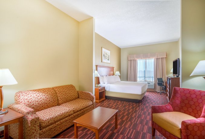 Holiday Inn Express Hotel & Suites Woodbridge (Virginia)