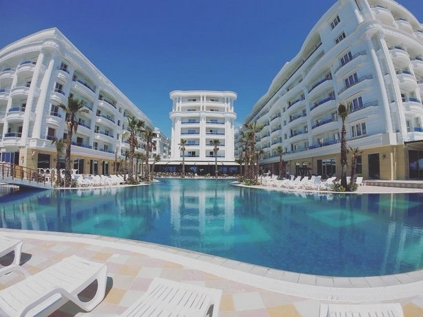 Grand blue fafa hotel