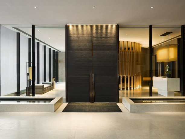 디 어퍼 하우스, The Upper House