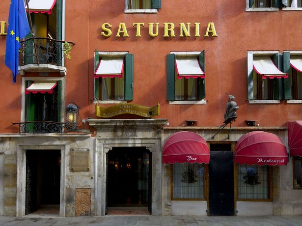 호텔 사투르니아 앤드 인터내셔널, Hotel Saturnia & International