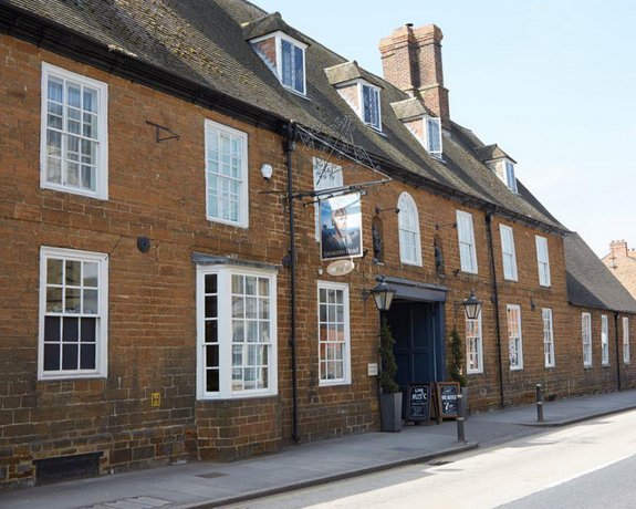 Saracens Head Hotel Towcester