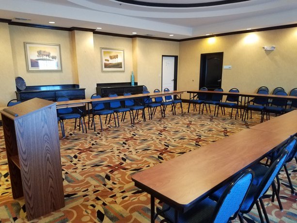 Holiday Inn Express Hotel & Suites Royse City