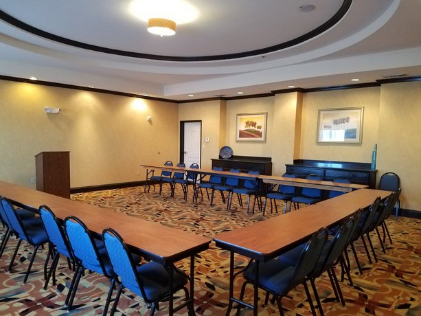 Holiday Inn Express Hotel & Suites Royse City