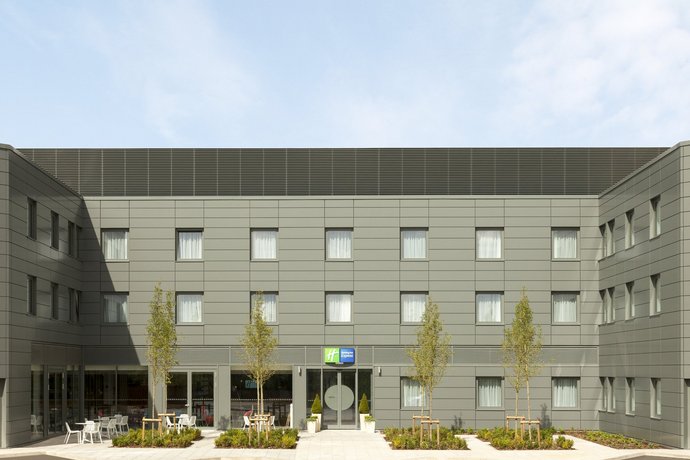 Holiday Inn Express St Albans - M25 Jct 22