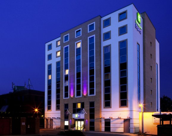 Holiday Inn Express London-Watford Junction