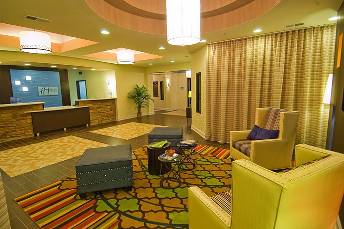 Holiday Inn Express & Suites Fulton (Mississippi)