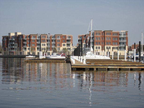 Sky Sail Luxury Condos & Marina New Bern