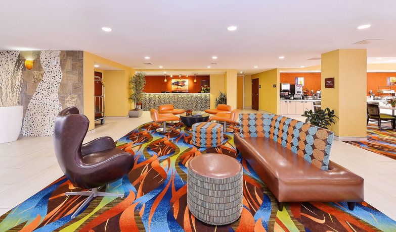 Courtyard Hotel Airport Fresno