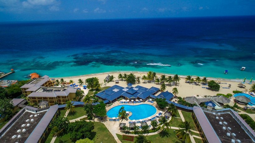 Jewel Runaway Bay Beach Golf Resort Compare Deals
