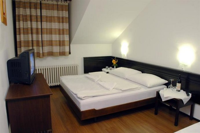 Hotel Komovi Andrijevica Compare Deals - 