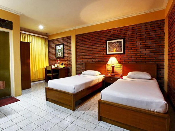 Royal Safari Garden Resort And Convention Puncak Compare