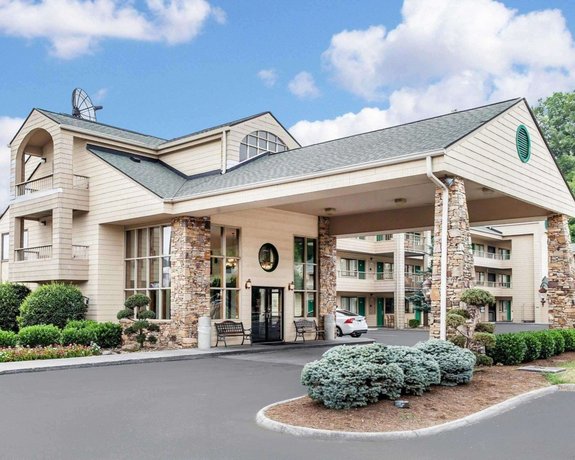 Quality Inn Suites At Dollywood Lane Pigeon Forge Compare Deals