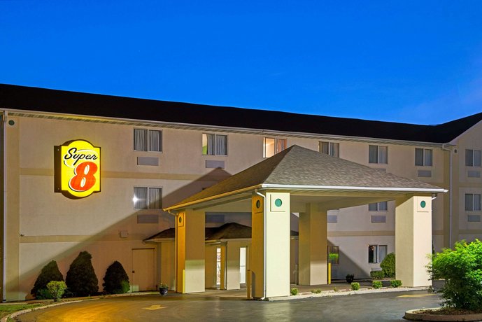 Super 8 By Wyndham Pontoon Beach Il St Louis Mo Area - 