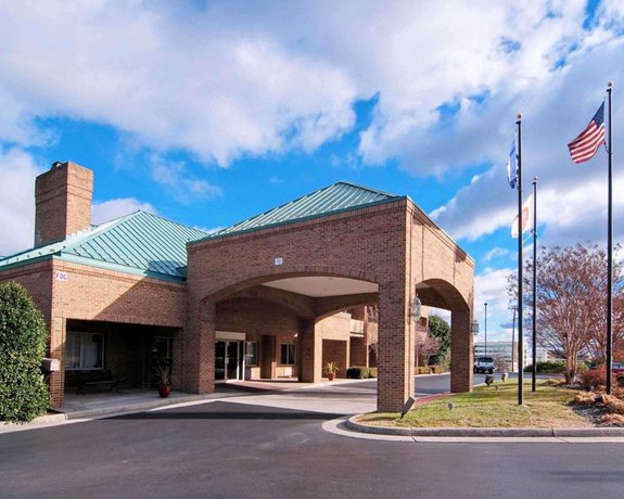 Comfort Suites Inn At Ridgewood Farm Roanoke Compare Deals