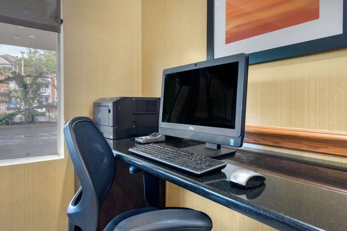 Comfort Suites Near Universal Orlando Resort Compare Deals