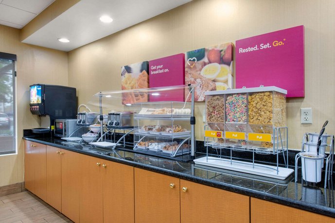 Comfort Suites Near Universal Orlando Resort Compare Deals