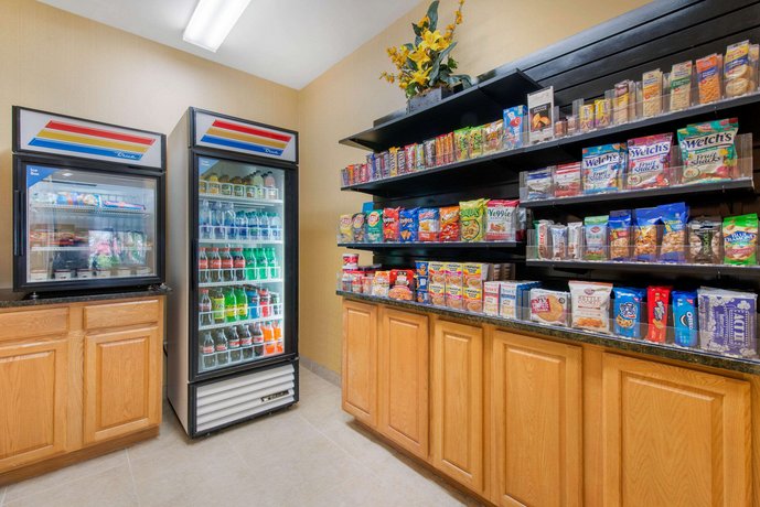 Comfort Suites Near Universal Orlando Resort Compare Deals