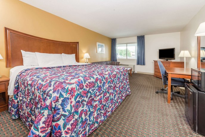 Days Inn By Wyndham Columbus In Compare Deals