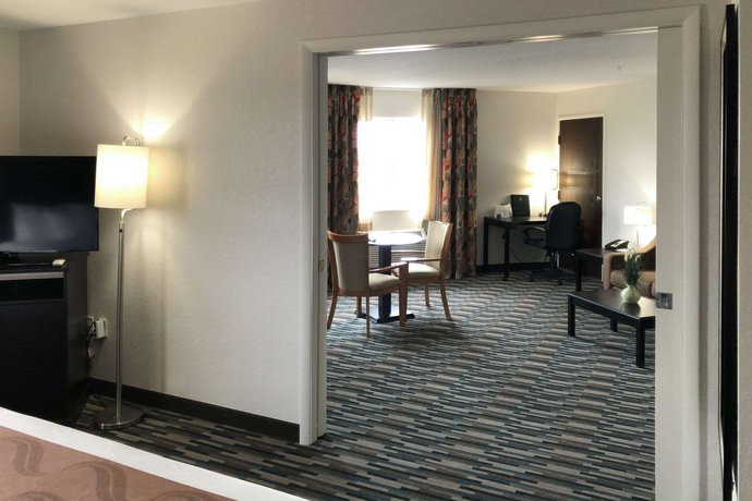 Quality Inn Suites Denver International Airport Compare Deals