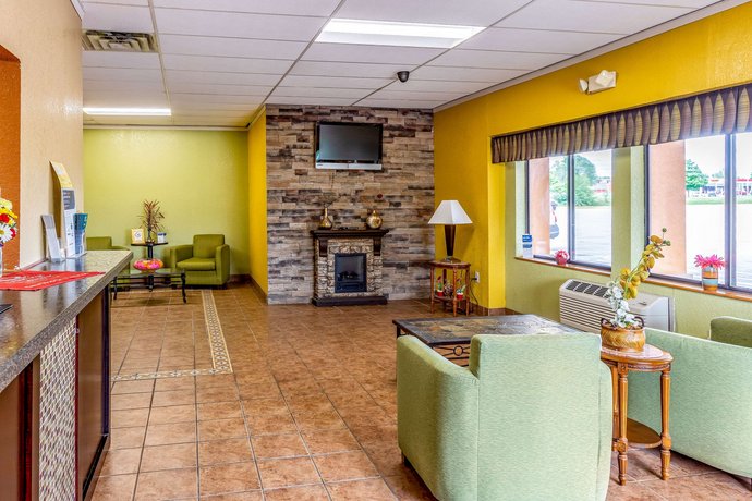 Econo Lodge Inn & Suites Newton (Iowa)