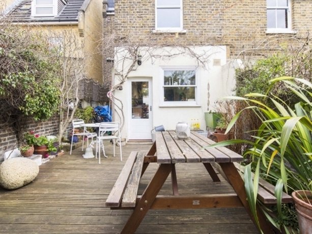 Veeve - Four Bedroom House Hetherington Road