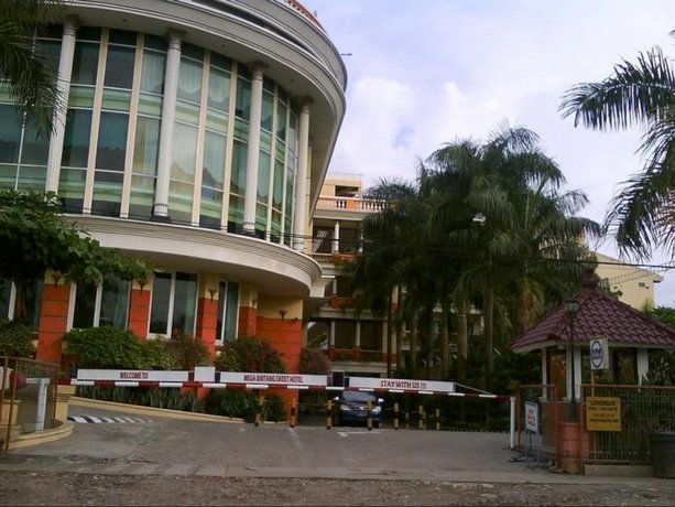 Mega Bintang Sweet Hotel Cepu Compare Deals - 