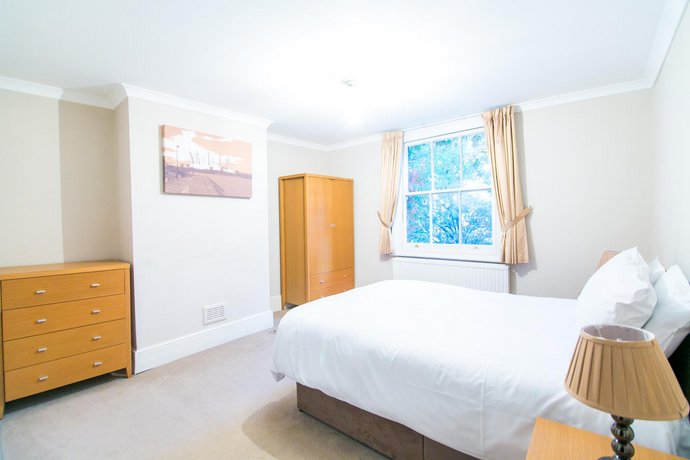 Bridge House Canary Wharf Apartments