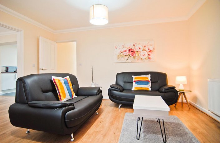 Room and Roof Southampton Serviced Apartments