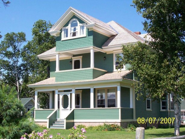 Briarwood Inn Cottages And Lodge Alberton Compare Deals