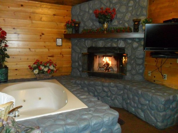 Big Bear Manor Spa Cabins Big Bear Lake Compare Deals