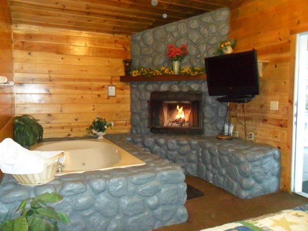 Big Bear Manor Spa Cabins Big Bear Lake Compare Deals