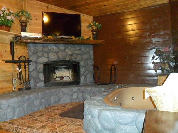 Big Bear Manor Spa Cabins Big Bear Lake Compare Deals