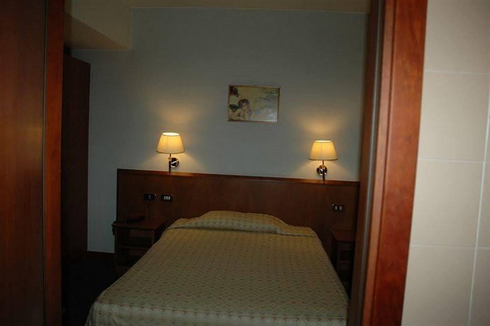 Marchi hotel, modena compare deals Hotel marchi modena