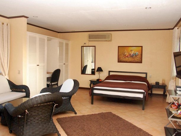 Guest Friendly Hotels in Angeles City - Royal Apartelle