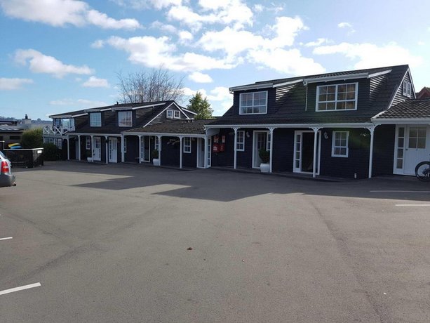 Cottage Mews Motel Taupo Compare Deals