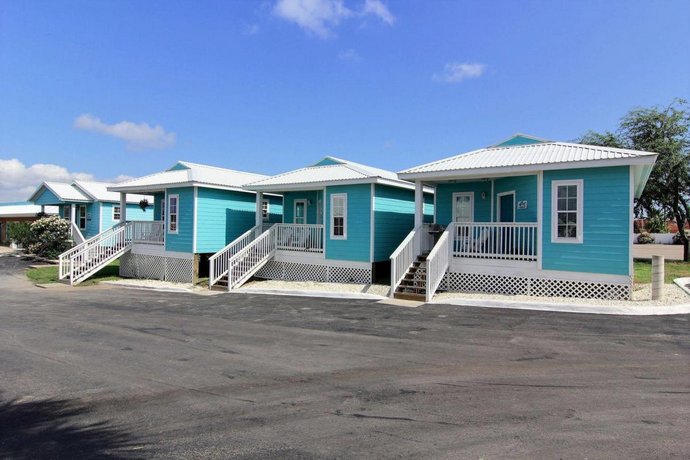 Shark Reef Resort Motel & Cottages, Port Aransas - Compare Deals