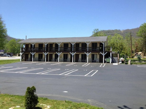 Travelowes Motel Maggie Valley Compare Deals