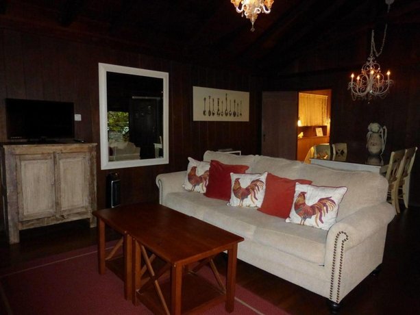 Redwood Hollow Cottages San Diego Compare Deals