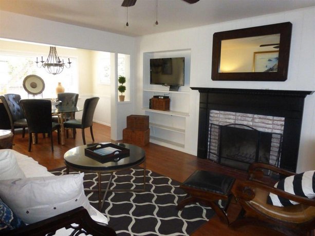 Redwood Hollow Cottages San Diego Compare Deals