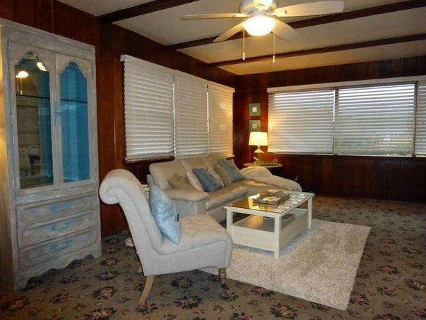 Redwood Hollow Cottages San Diego Compare Deals