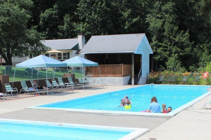 Hill View Motel And Cottages Lake George Compare Deals