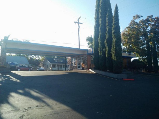 Cedar Lodge Motor Inn Medford