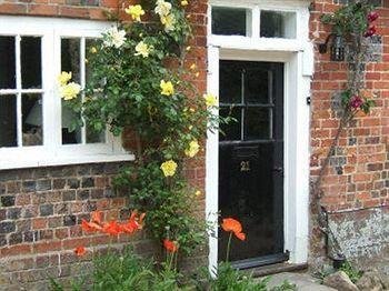 The Finches Bed & Breakfast Marlborough England