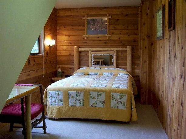 Smoky Bear Ranch Bed Breakfast Cabins West Glacier Compare